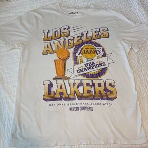 Hollister Men's Los Angeles LA Lakers NBA Licensed Graphic Tee Shirt White Sz L